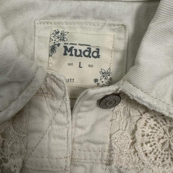 Mudd Off-White Vest with Crochet Accents - Picture 11 of 12